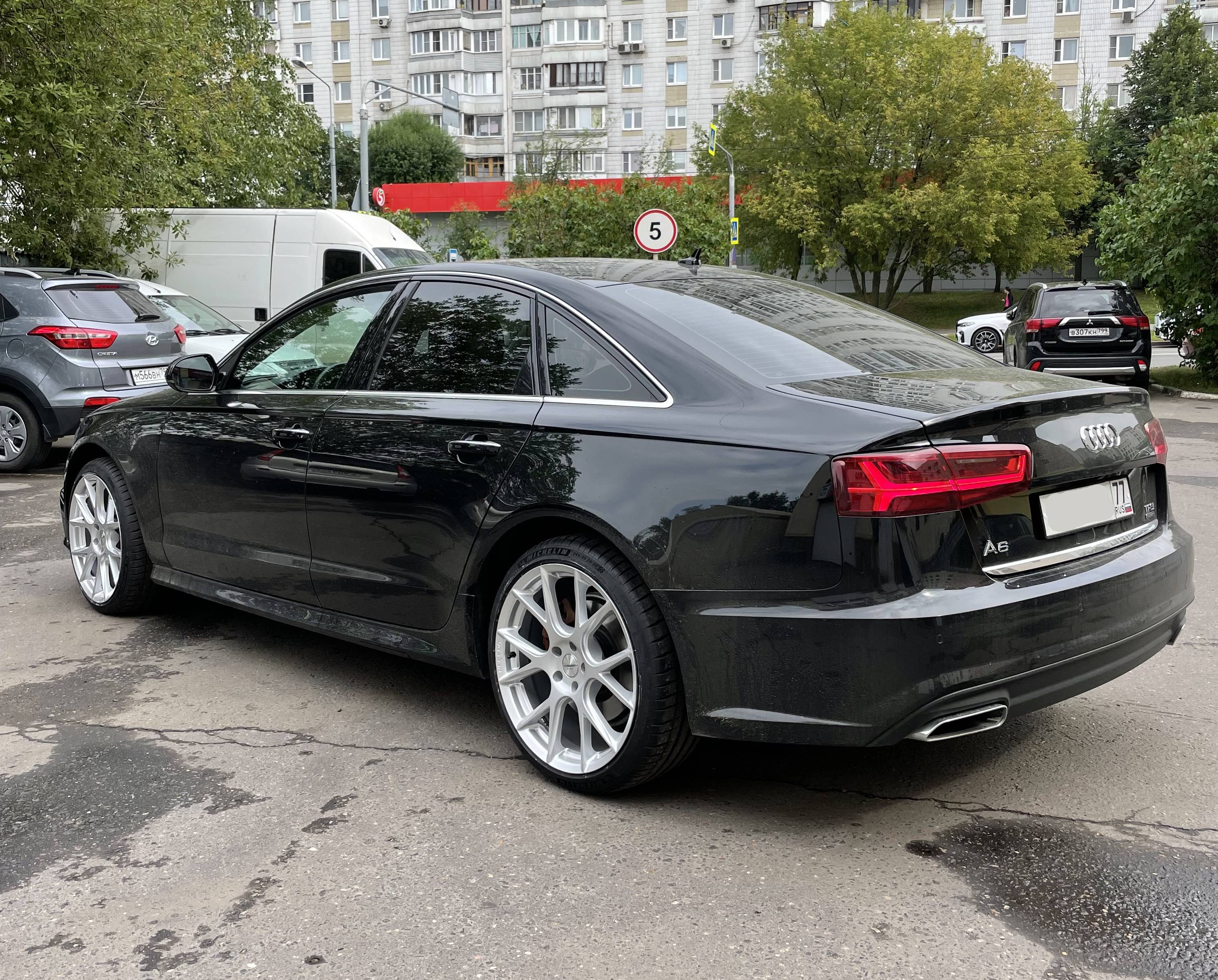 Audi A6 на 20" дисках Vossen VFS6 фото 1
